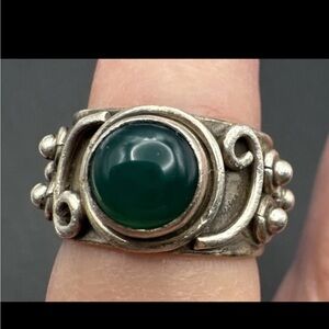 Vintage Sterling Silver Green Chalcedony Ring